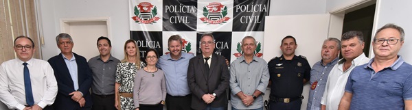 Delegado e investigador de Rio Claro  recebem certificado “Policial Nota 10”.